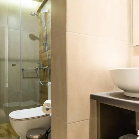 Toni's Spacious 3bd For Families In Centre Apartment Athens